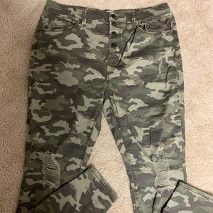 Mudd Camo Button fly Jeggings Size 17